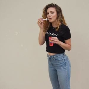 Meet your Posher, Simona